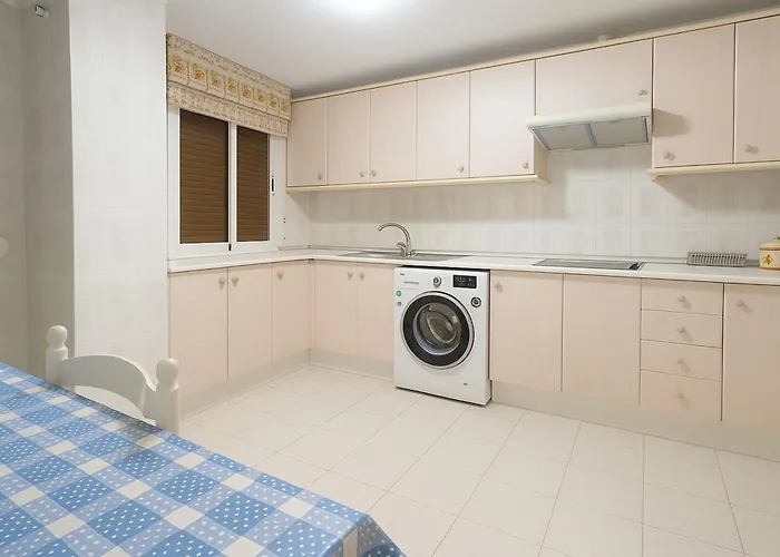 Aparment Neptuno- Located On The Promenade A Few Metres From The Beach. * Estepona